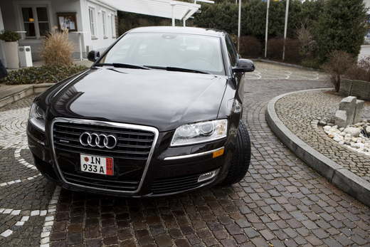 Audi_A8_004.jpg