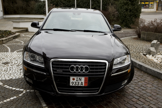 Audi_A8_001.jpg