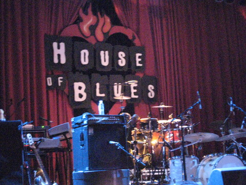 house of blues - guster 004.JPG
