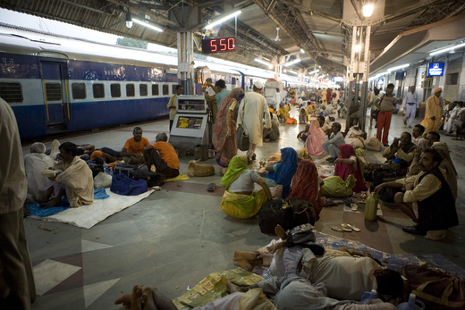 haridwar train station 004.jpg